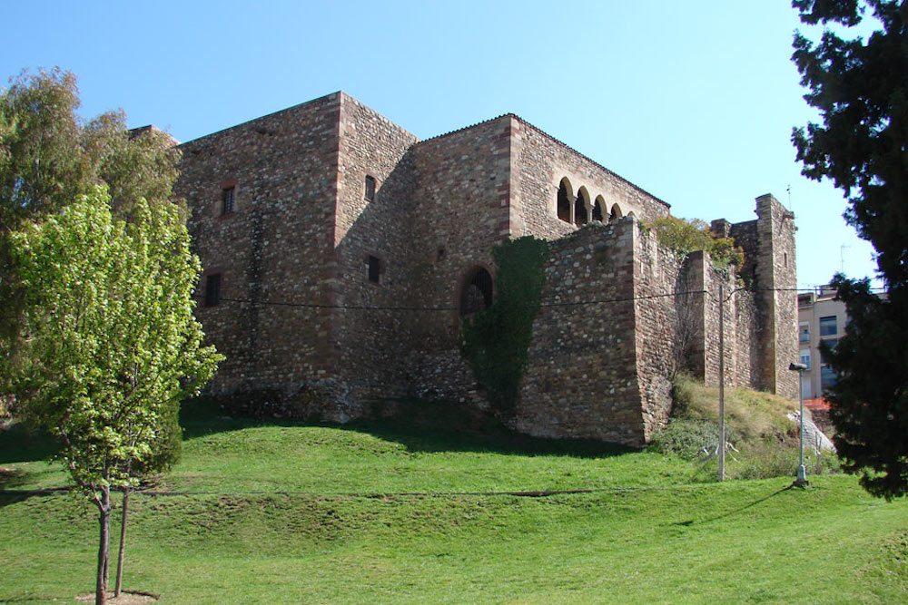 El castillo cartuja de Vallparadís y la torre palacio